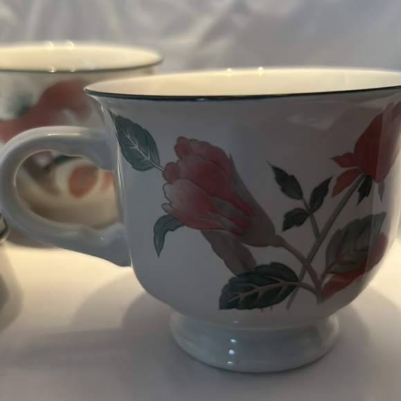 Vintage Mikasa “Silk Flowers” Footed Teacup and Saucer Set , Set of 4 - Picture 6 of 10